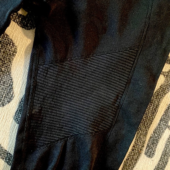 MARIKA BLACK LEGGINGS / TUMMY CONTROL - Picture 2 of 4